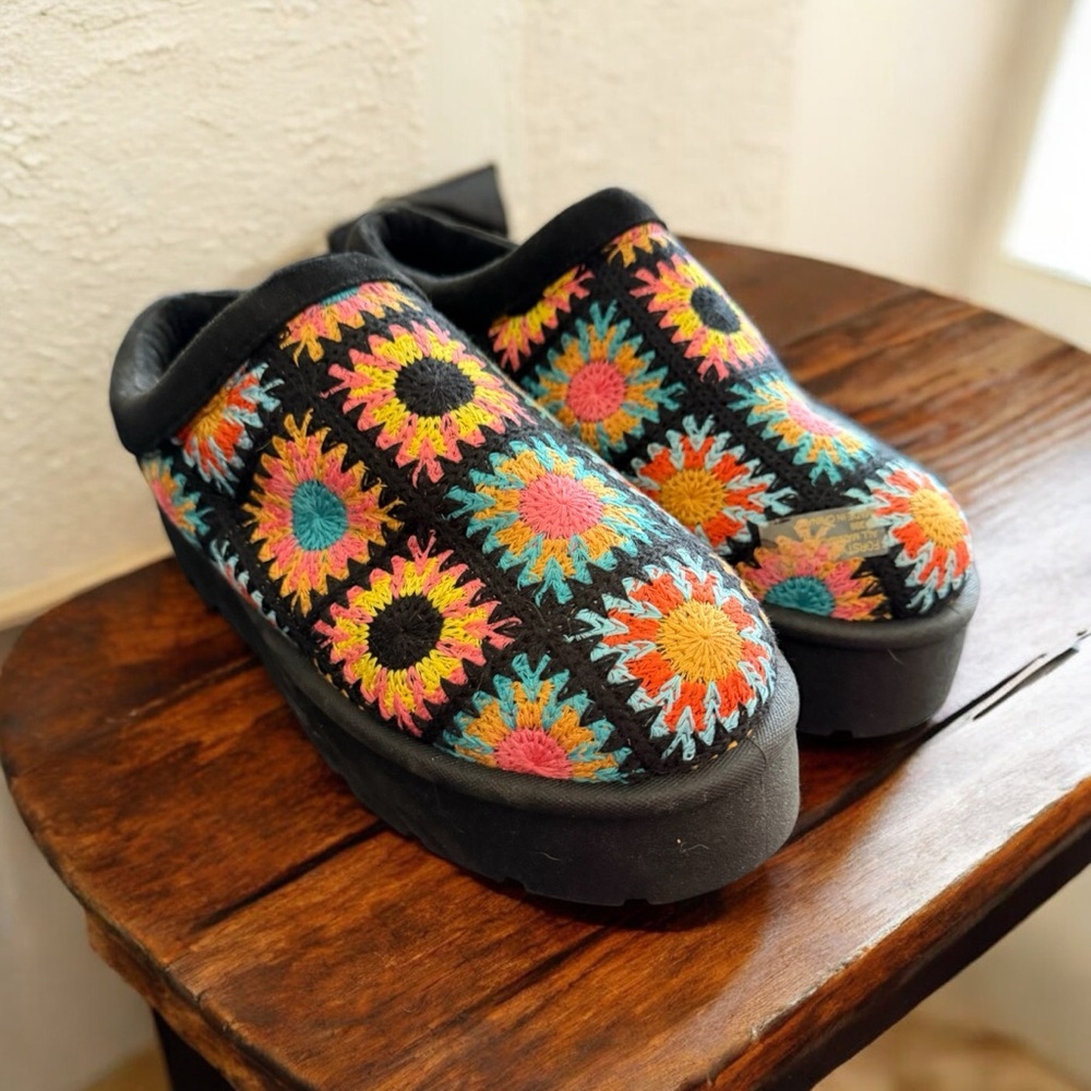 BAMBOO Black Mules with Multicolor Crochet Sunburst Pattern